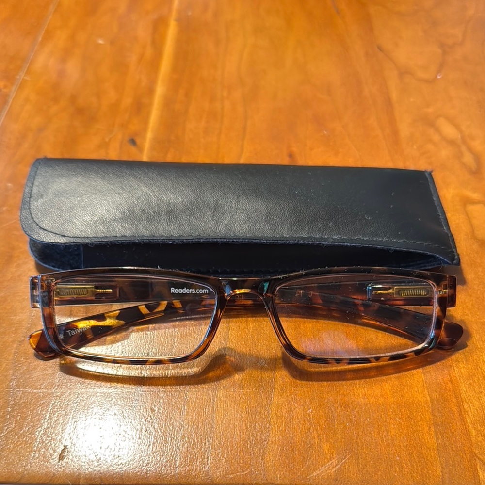 The Pike Place Blue Light Readers